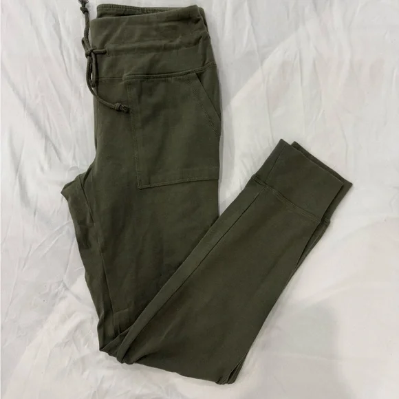 Wild Fable Olive Joggers - Picture 1 of 4